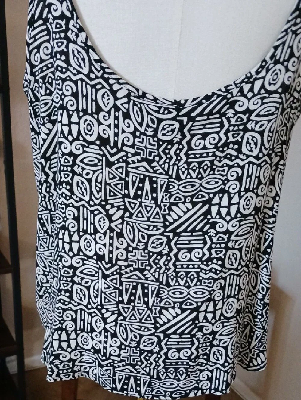 Material Girl- Black & White Patterned Scoop Neck Tank Top - Picture 10 of 13